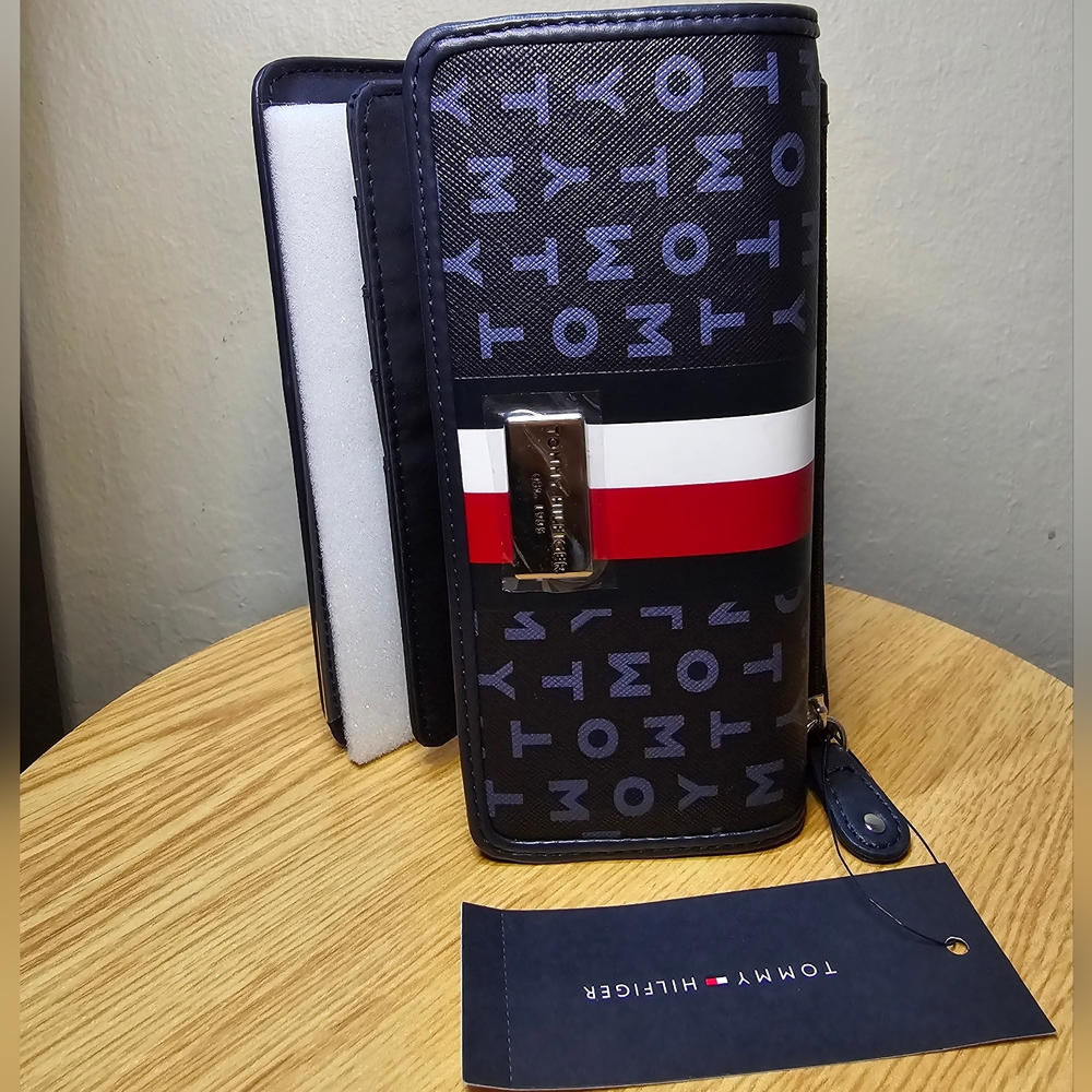 Tommy Hilfiger Women/Men Logo Checkbook Wallet Clutch Navy Blue